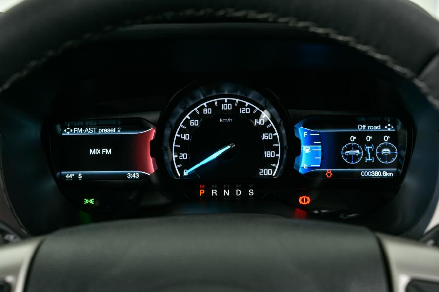 Панель приборов Ford Everest XLT 2019 года  (ZA) (фото 33 из 40)